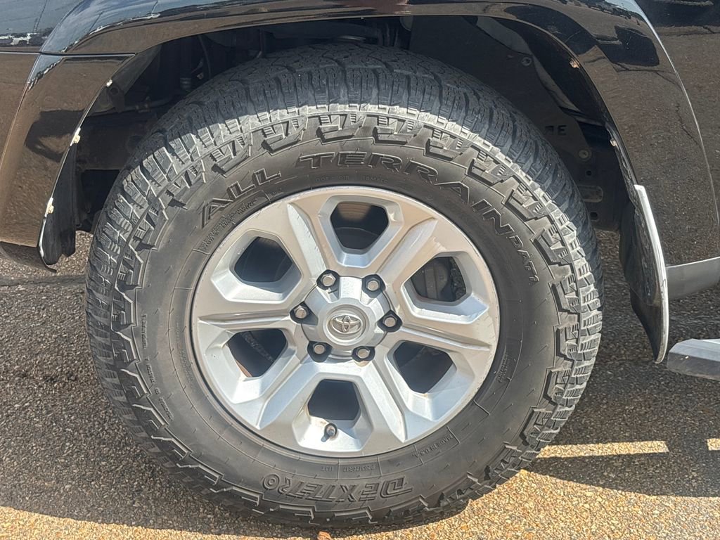 Used 2014 Toyota 4Runner SR5 Premium image 24