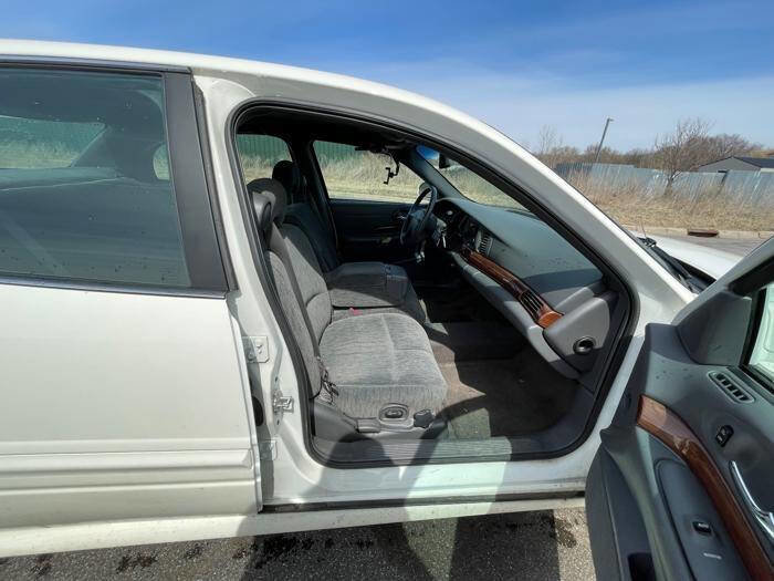 Used 2005 Buick Le Sabre Custom image 28