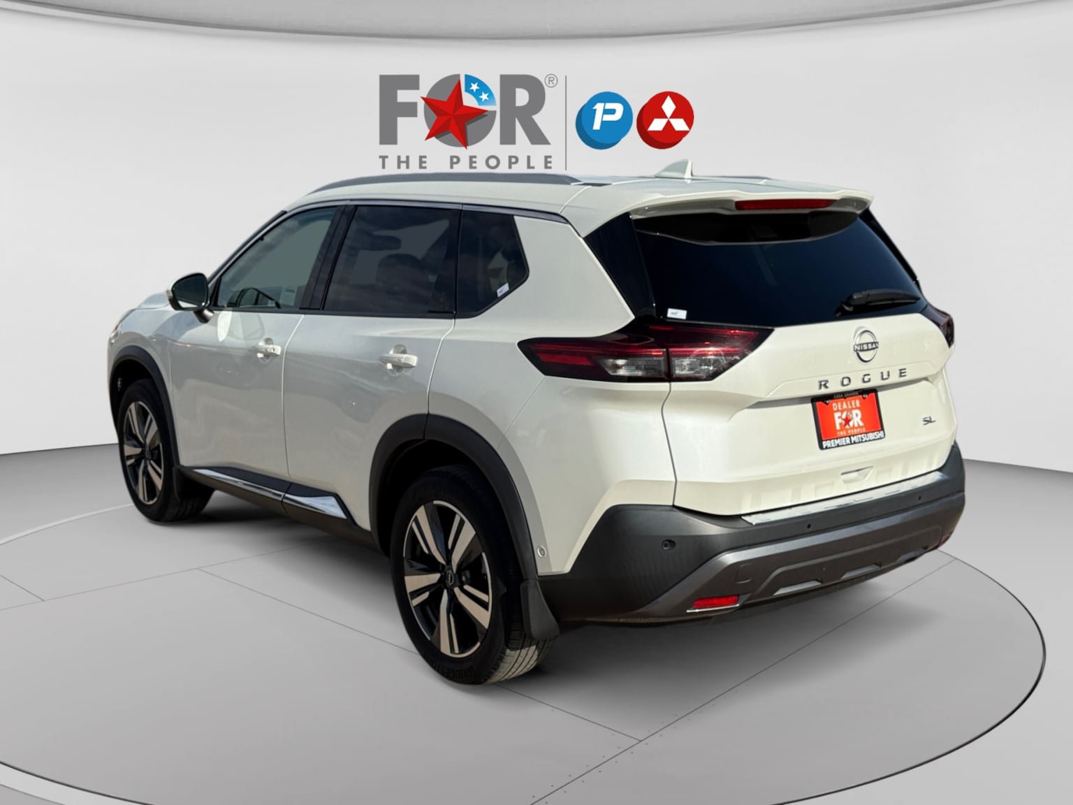 Used 2023 Nissan Rogue SL w/ SL Premium Package FWD image 3
