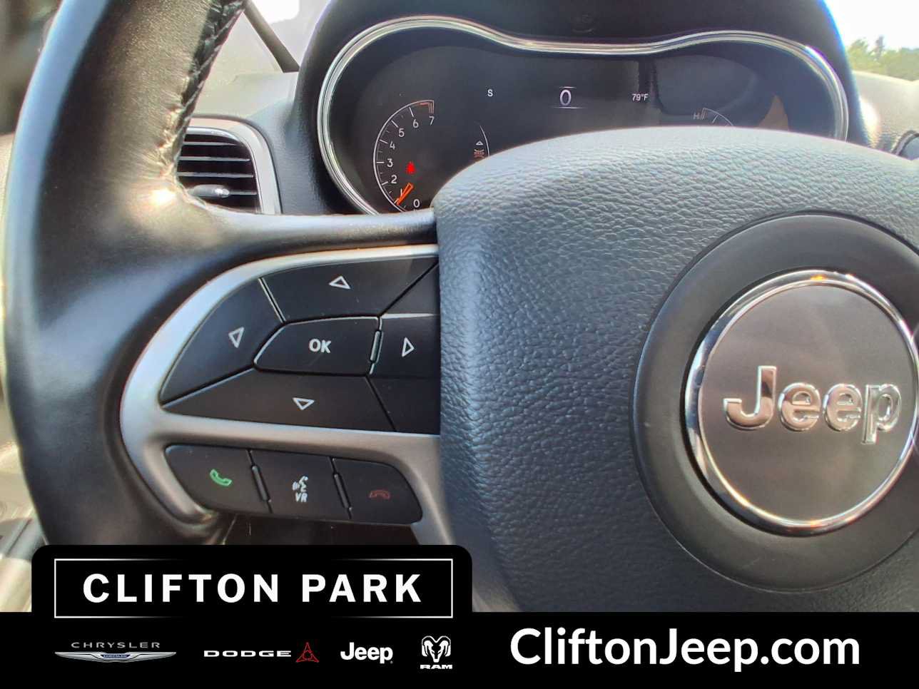 Used 2021 Jeep Grand Cherokee Laredo X AWD/4WD image 22