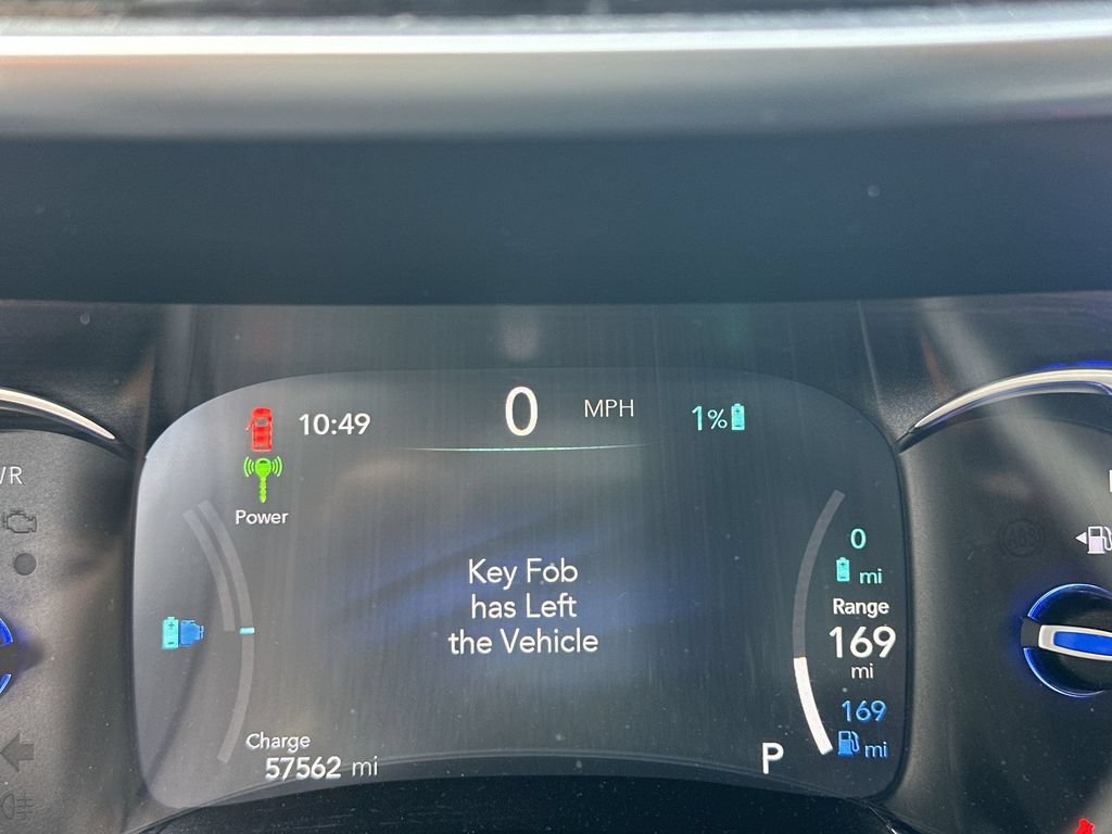 Used 2023 Chrysler Pacifica Pinnacle FWD image 4