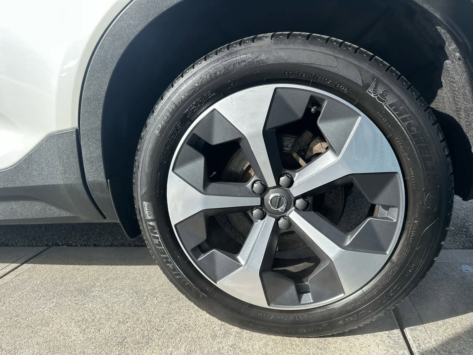 Used 2023 Volvo XC40 B5 Plus w/ Protection Package Premier image 6