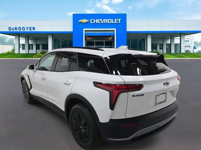 New 2025 Chevrolet Blazer EV LT image 8