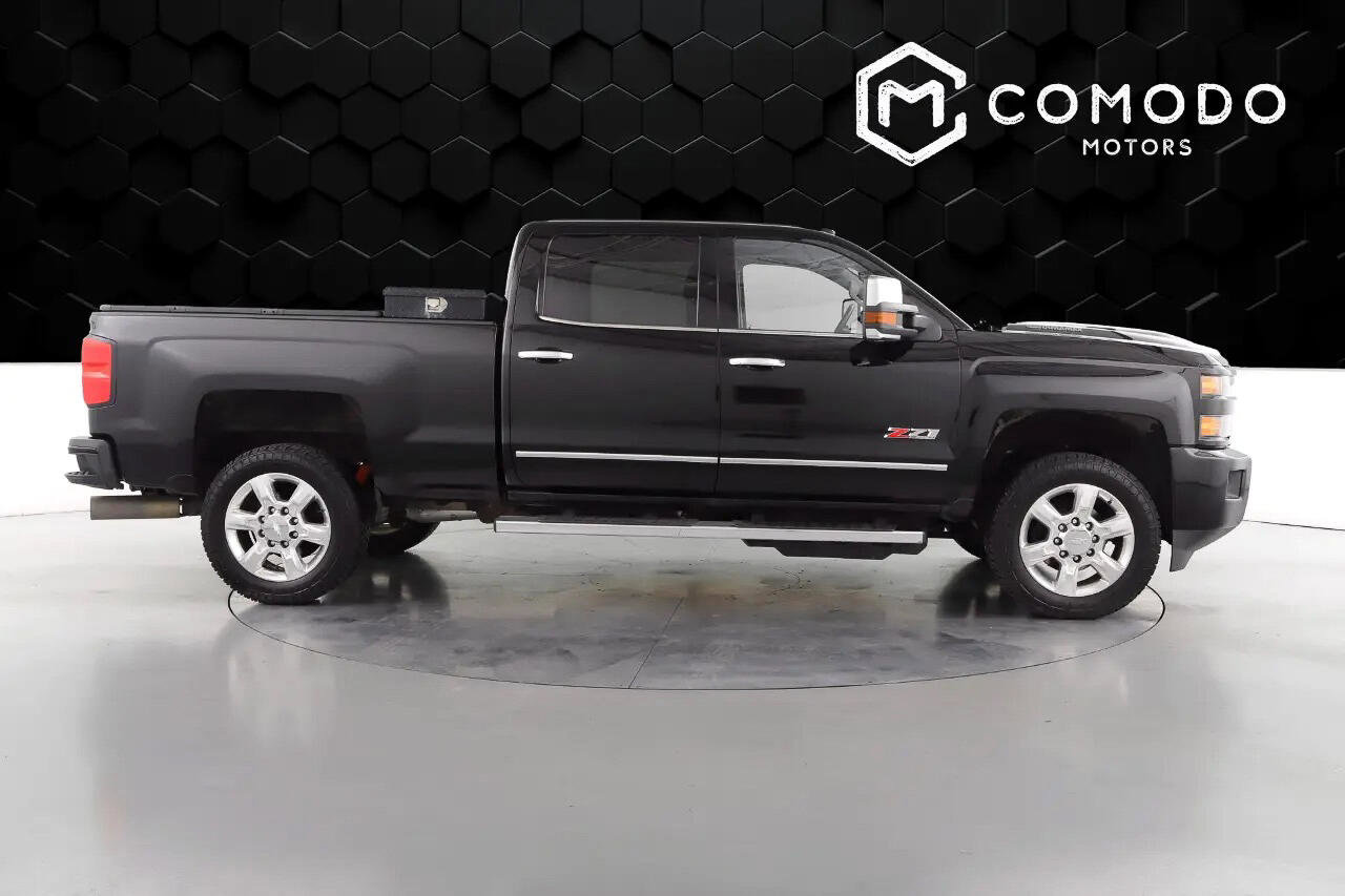 Used 2018 Chevrolet Silverado 2500 LTZ image 2