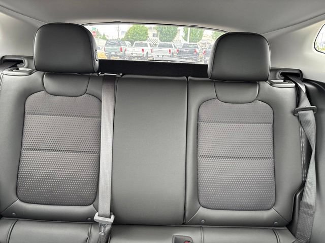 Used 2025 Chevrolet Trax LT w/ Sunroof Package FWD image 28
