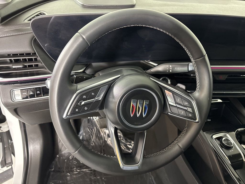 Used 2025 Buick Envision Preferred image 23
