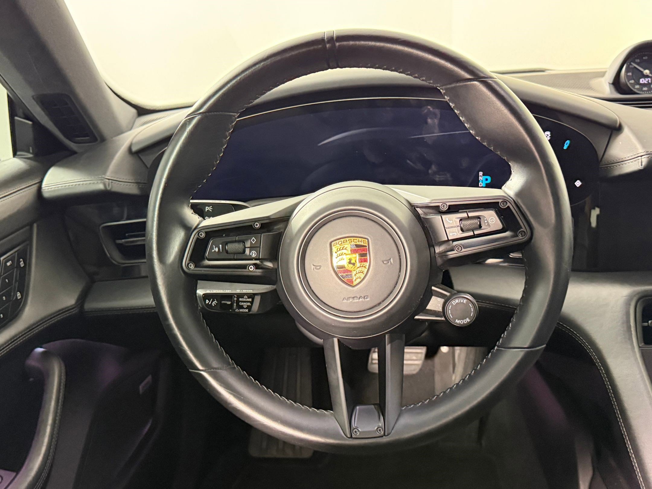 Used 2022 Porsche Taycan image 21