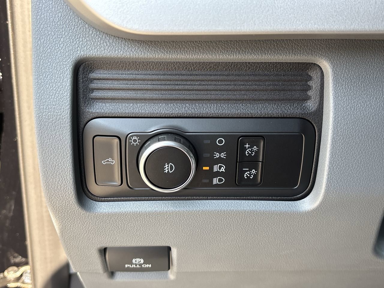 Certified 2025 Ford F350 XLT w/ FX4 Off-Road Package image 24