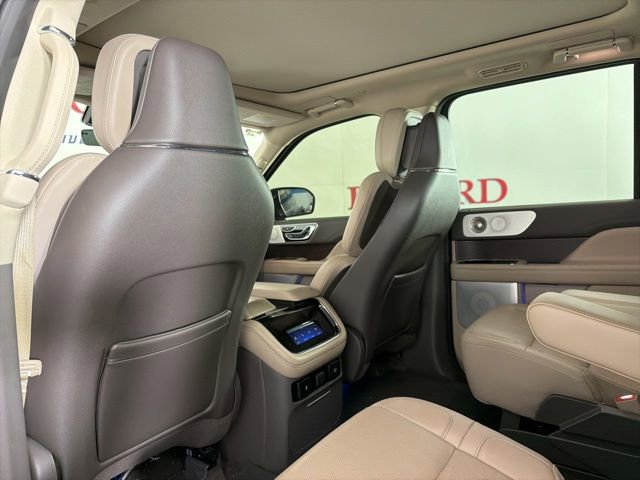 Used 2023 Lincoln Navigator L Reserve AWD/4WD image 14