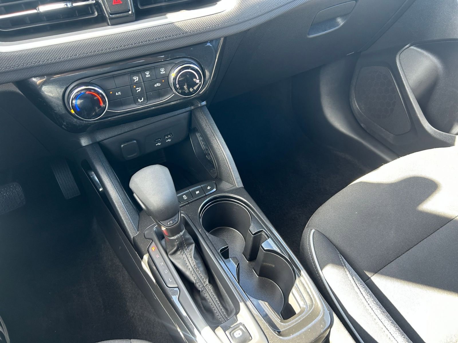 Used 2025 Chevrolet TrailBlazer LT image 38