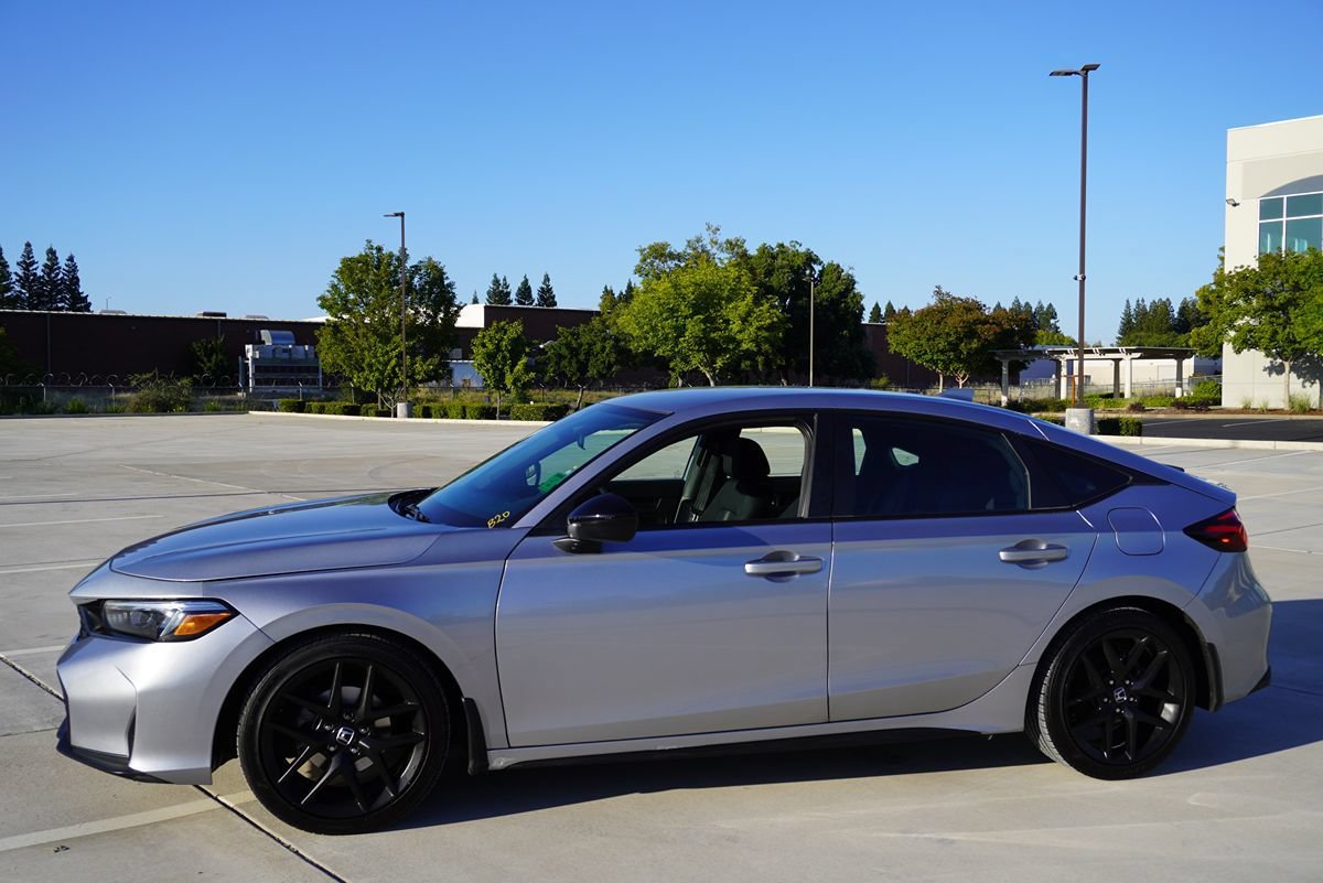 Used 2025 Honda Civic Sport image 3
