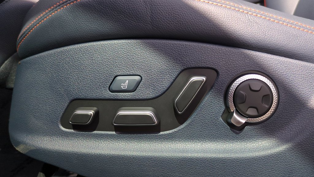 New 2026 Genesis GV70 3.5T Sport Advanced AWD/4WD image 19