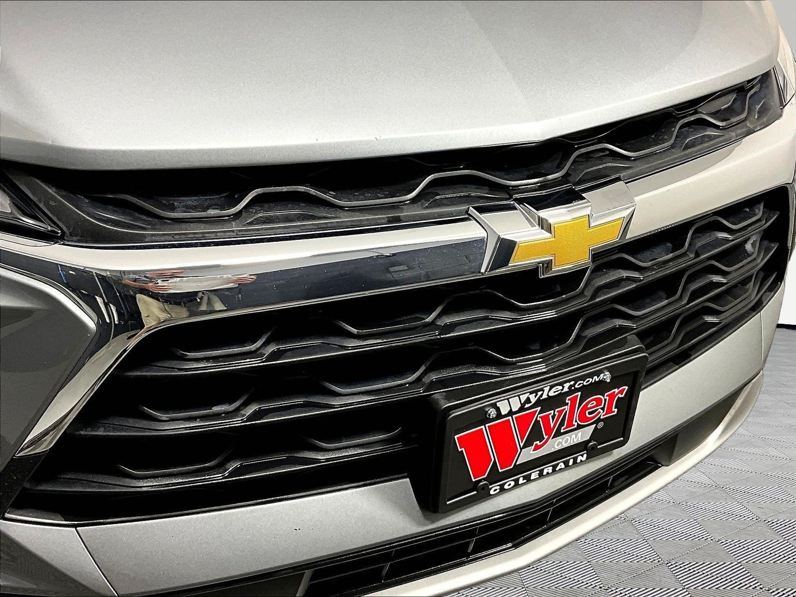 Used 2025 Chevrolet Blazer LT AWD/4WD image 32