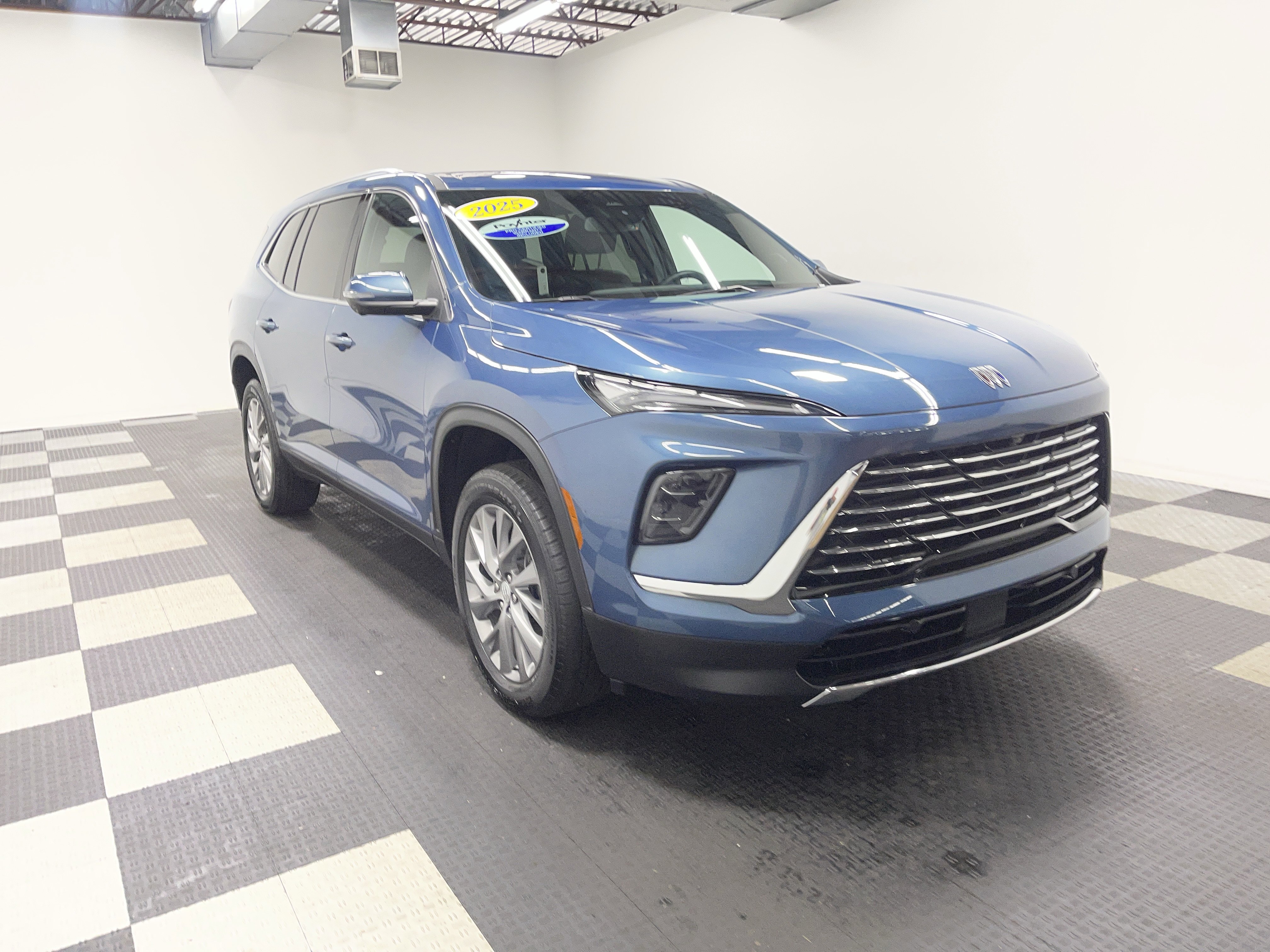 Used 2025 Buick Enclave Preferred image 6