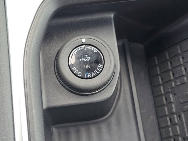 Used 2025 Ford Expedition Active image 16