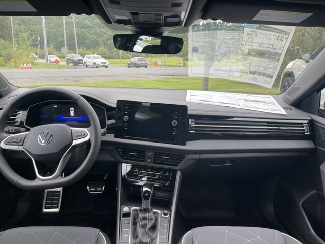 New 2027 Volkswagen Jetta Sport FWD image 5