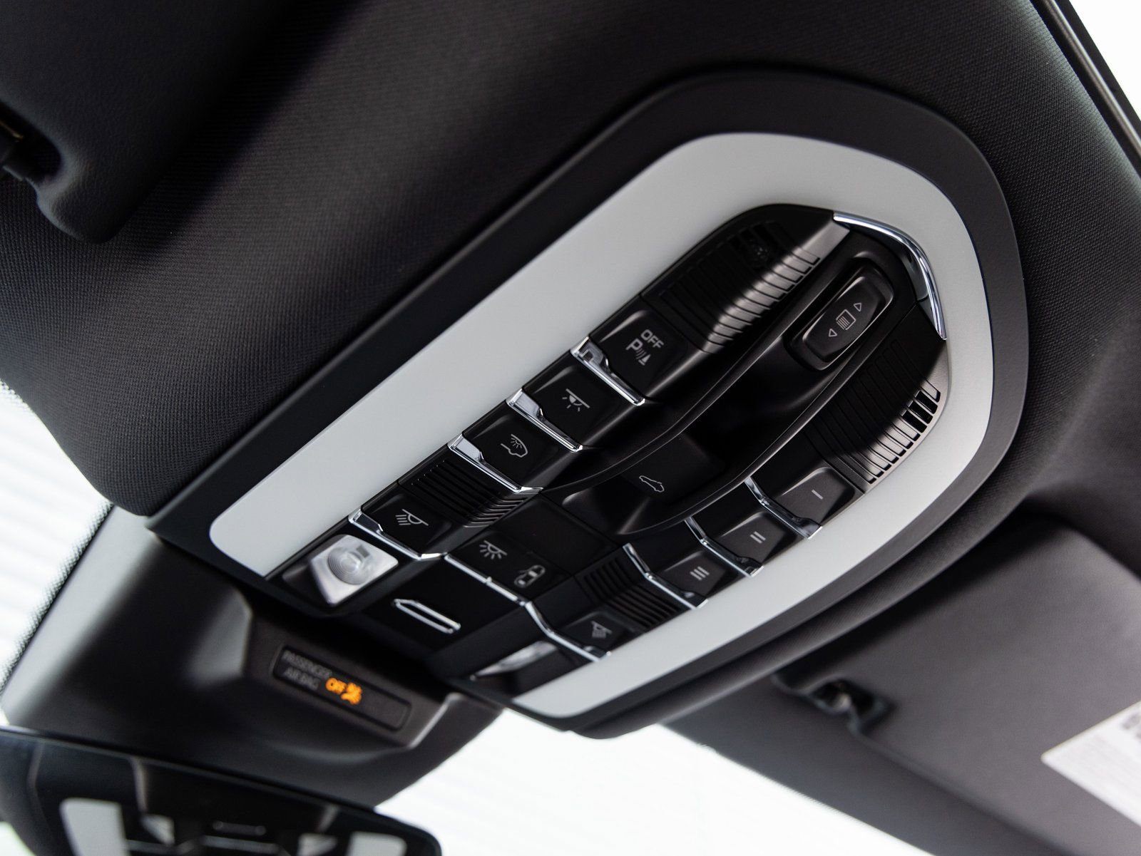 Certified 2026 Porsche Macan image 19