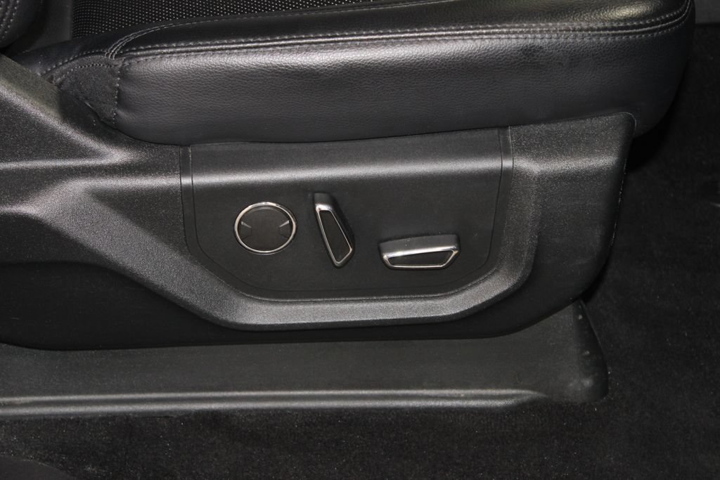 Used 2019 Ford Expedition XLT w/ Equipment Group 201A AWD/4WD image 28