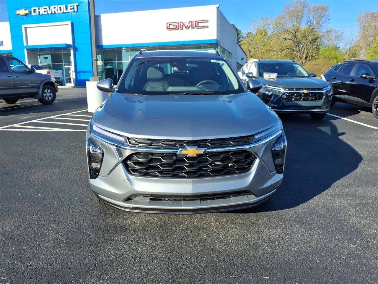 New 2026 Chevrolet Trax LT image 2