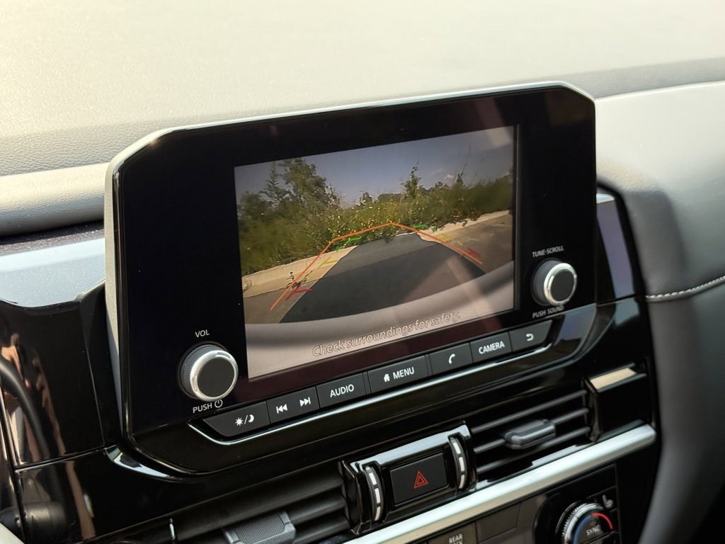 Certified 2025 Nissan Pathfinder SV image 11