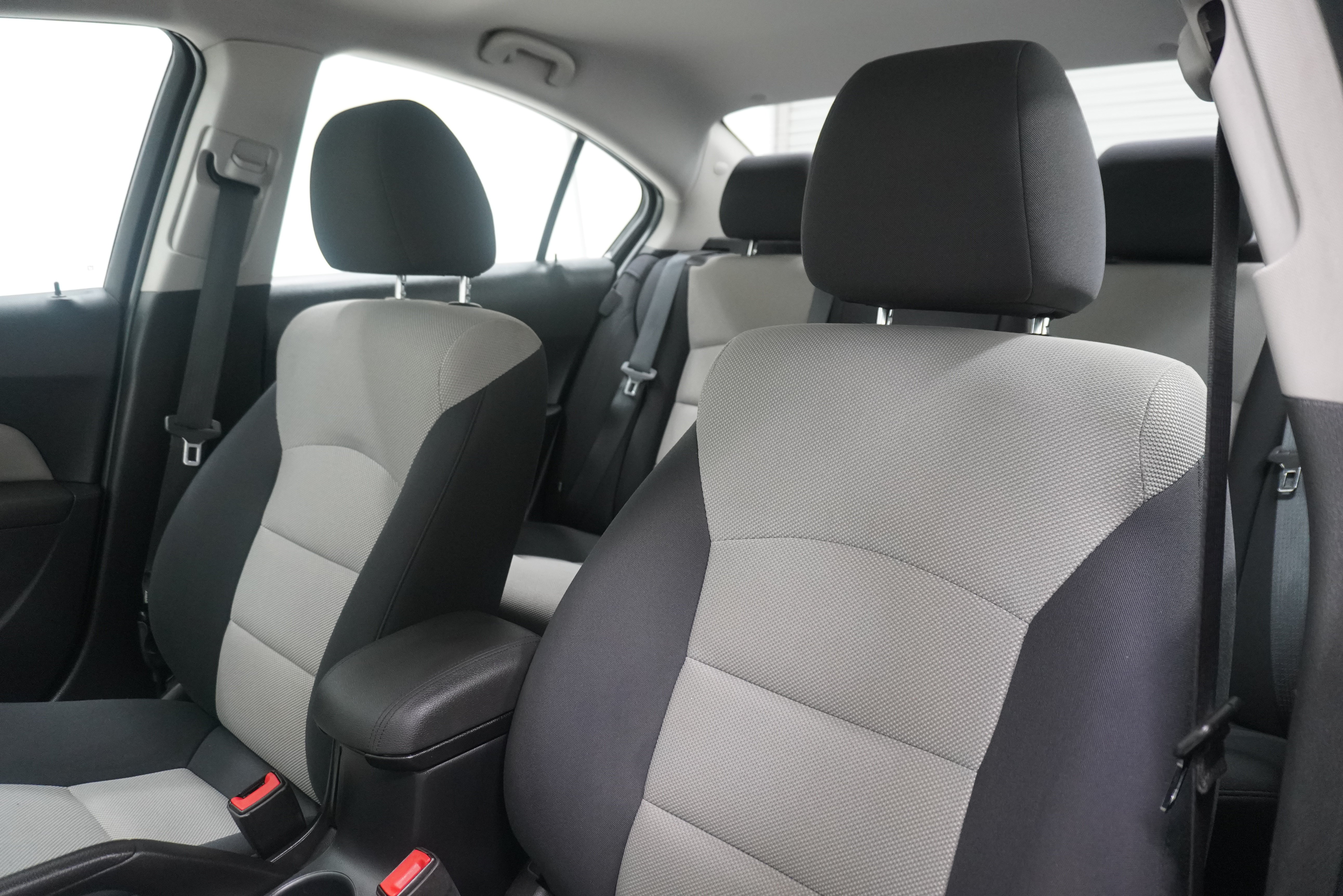 Used 2014 Chevrolet Cruze LS FWD image 11