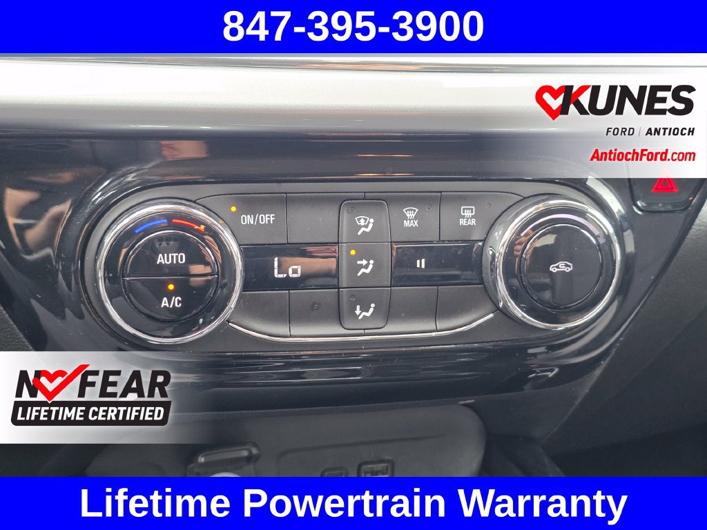 Used 2025 Chevrolet Trax LT FWD image 44