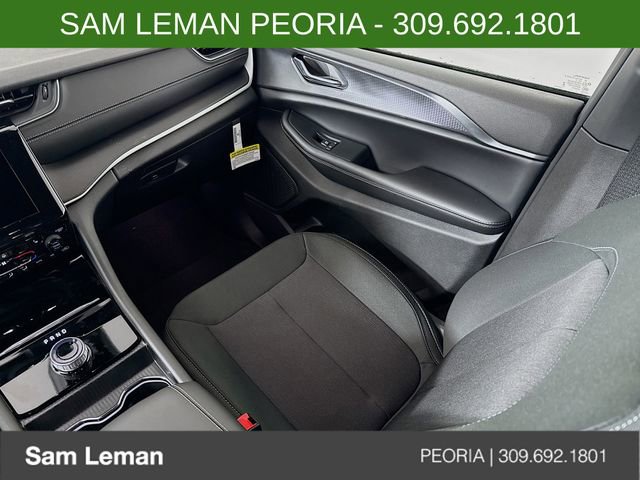 New 2025 Jeep Grand Cherokee Laredo image 22