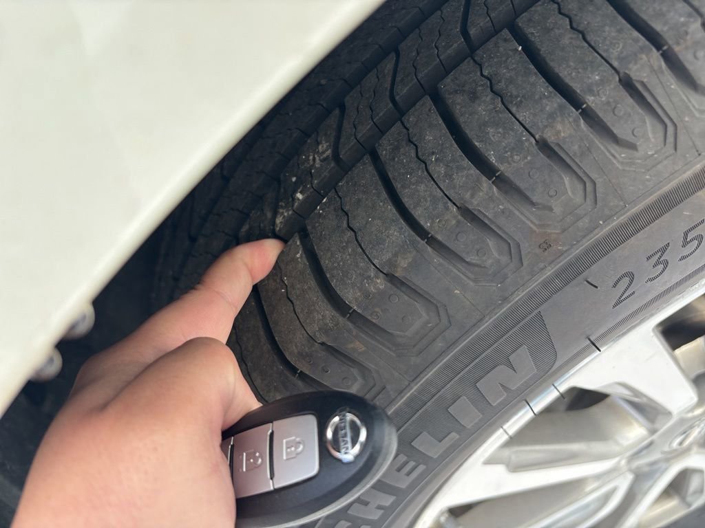 Used 2015 Nissan Pathfinder S image 3