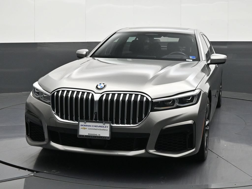 Used 2022 BMW 750i xDrive w/ M Sport Package AWD/4WD image 8