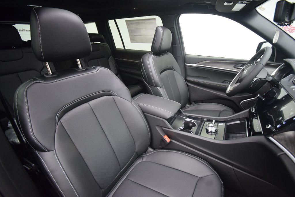 New 2027 Jeep Grand Cherokee L Limited AWD/4WD image 18
