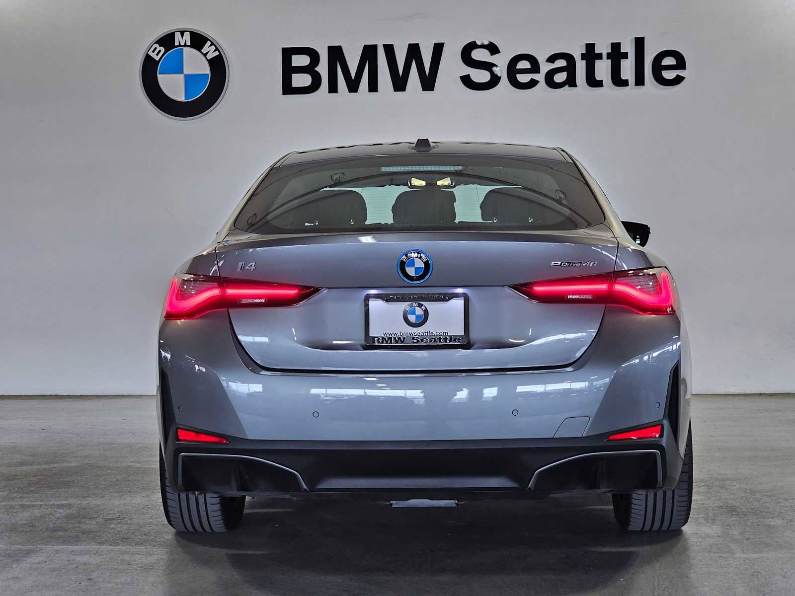 Used 2023 BMW i4 eDrive40 image 5