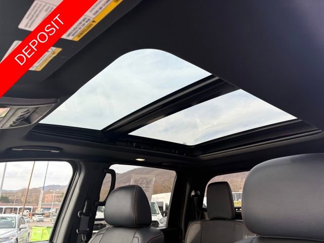 Used 2024 Nissan Titan PRO-4X w/ Pro-4x Convenience Package image 28