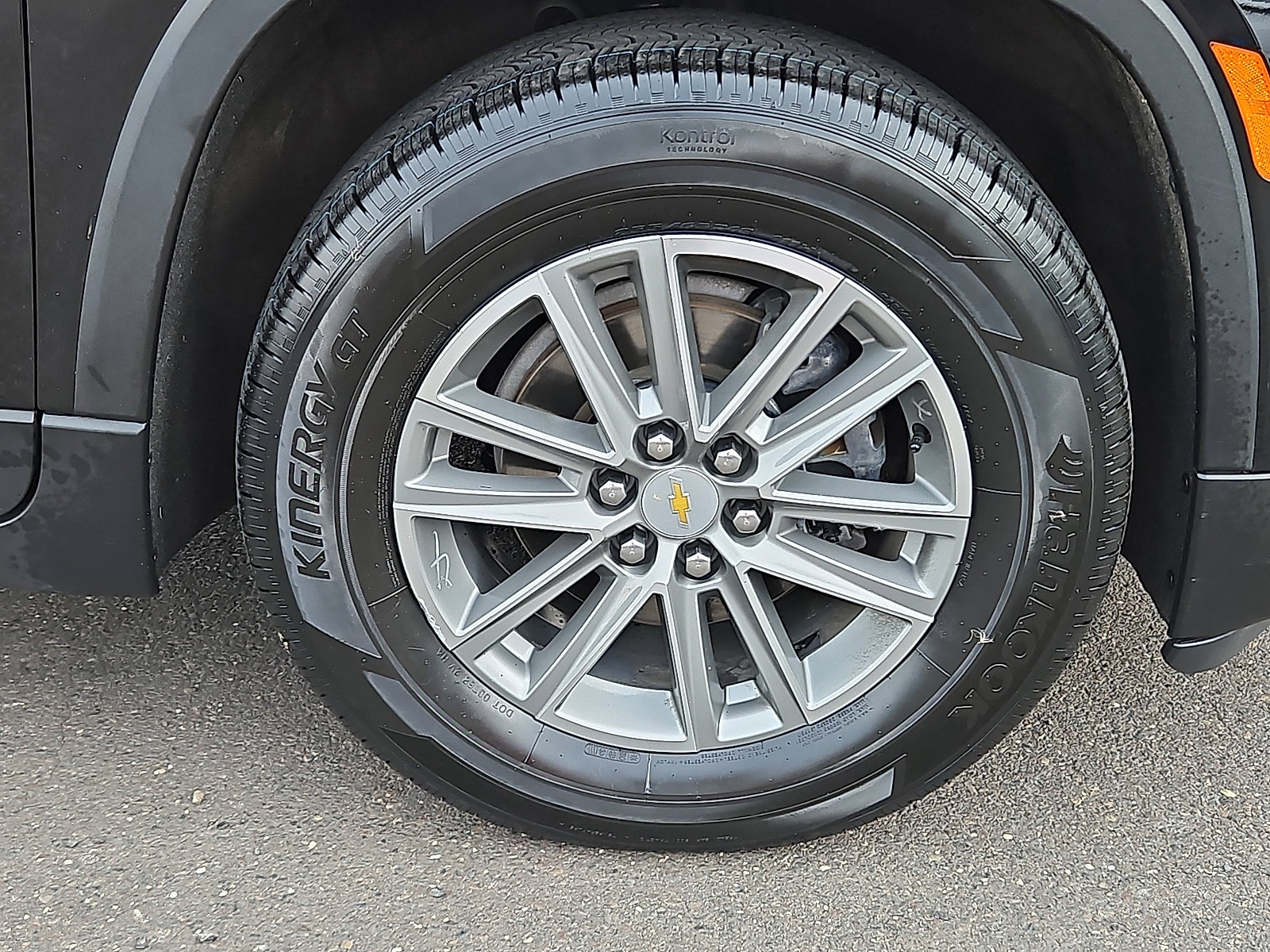 Certified 2023 Chevrolet Traverse LT w/ Rear Camera Mirror Package image 8