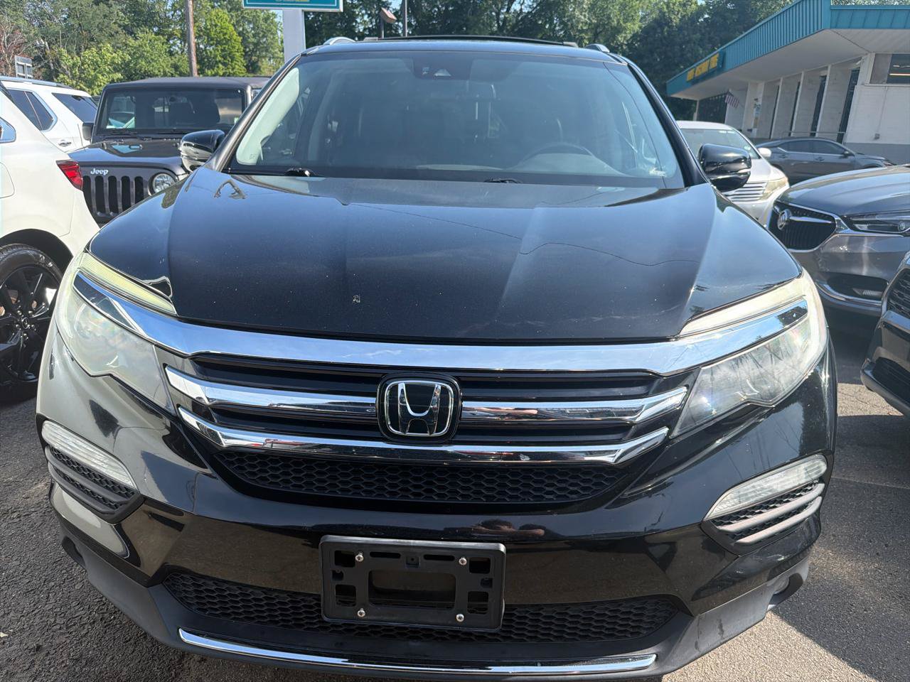 Used 2017 Honda Pilot Elite image 2