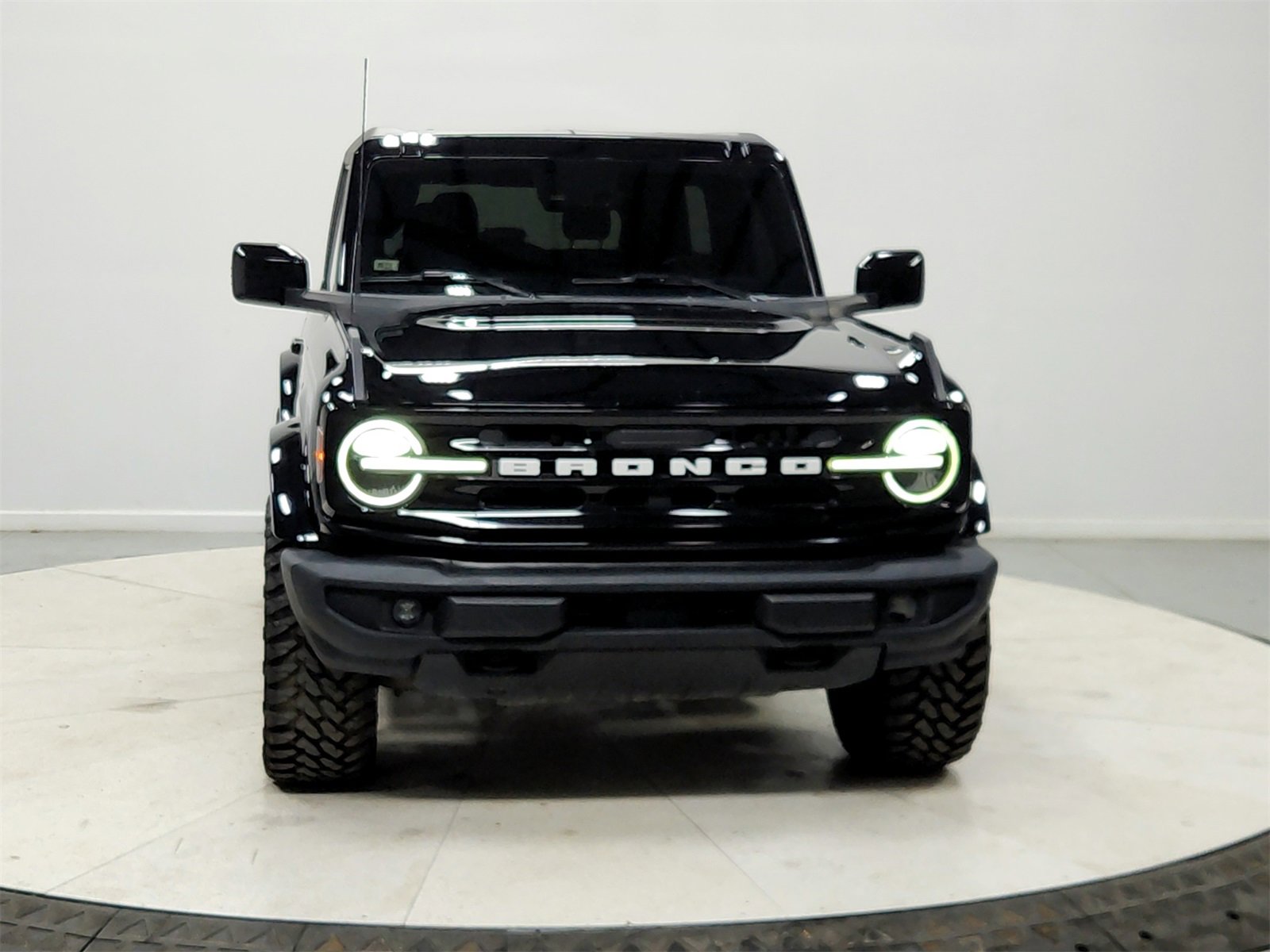Used 2023 Ford Bronco Outer Banks image 2