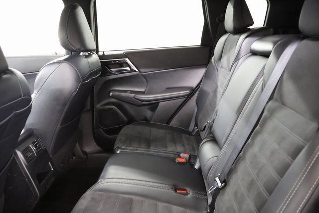 Used 2024 Mitsubishi Outlander SE AWD/4WD image 32