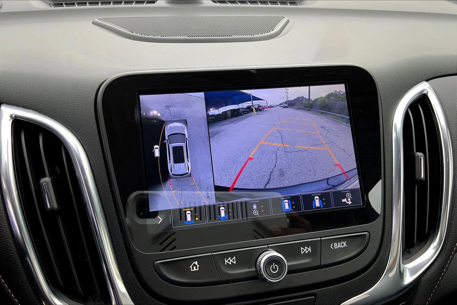 Used 2021 Chevrolet Equinox Premier FWD image 27