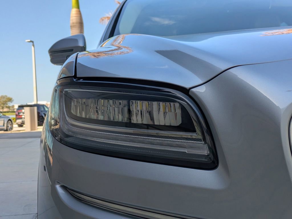 Used 2021 Lincoln Nautilus AWD w/ Equipment Group 101A image 11