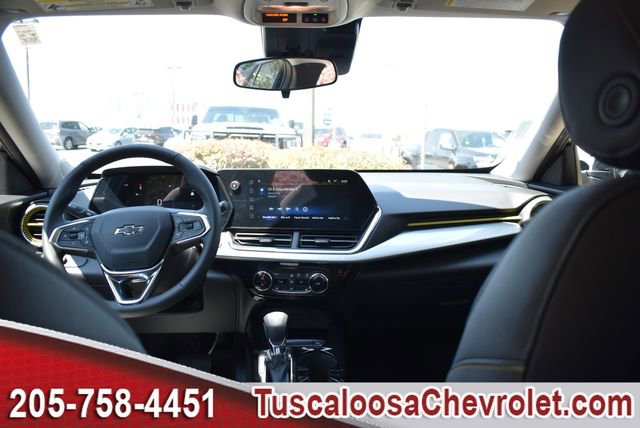 New 2026 Chevrolet Trax LT w/ Midnight Edition FWD image 3