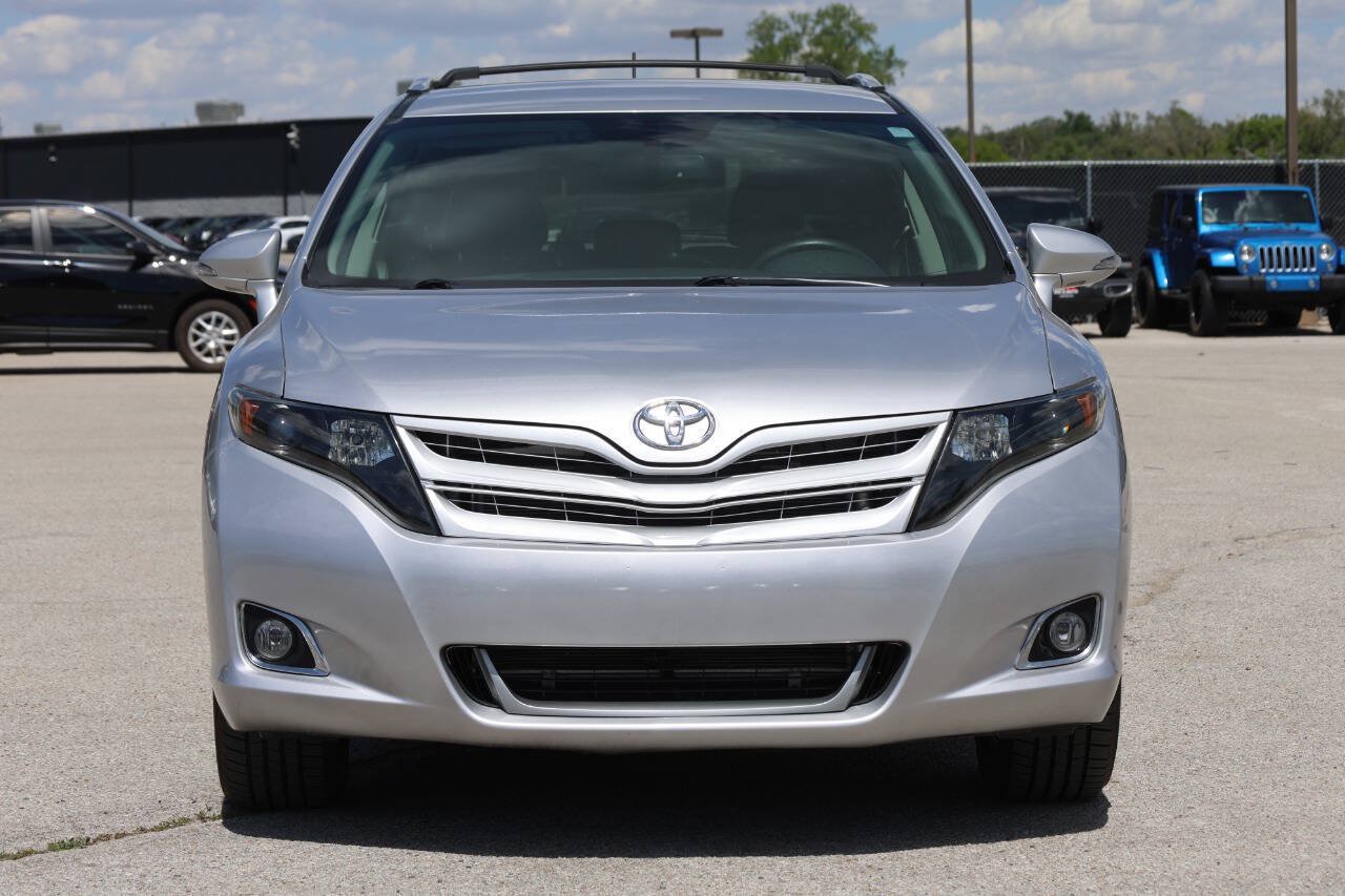 Used 2013 Toyota Venza LE AWD/4WD image 2