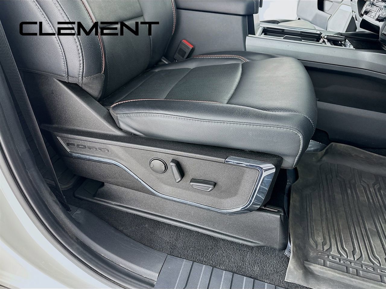 Used 2023 Ford F350 Lariat w/ Sport Appearance Package image 34