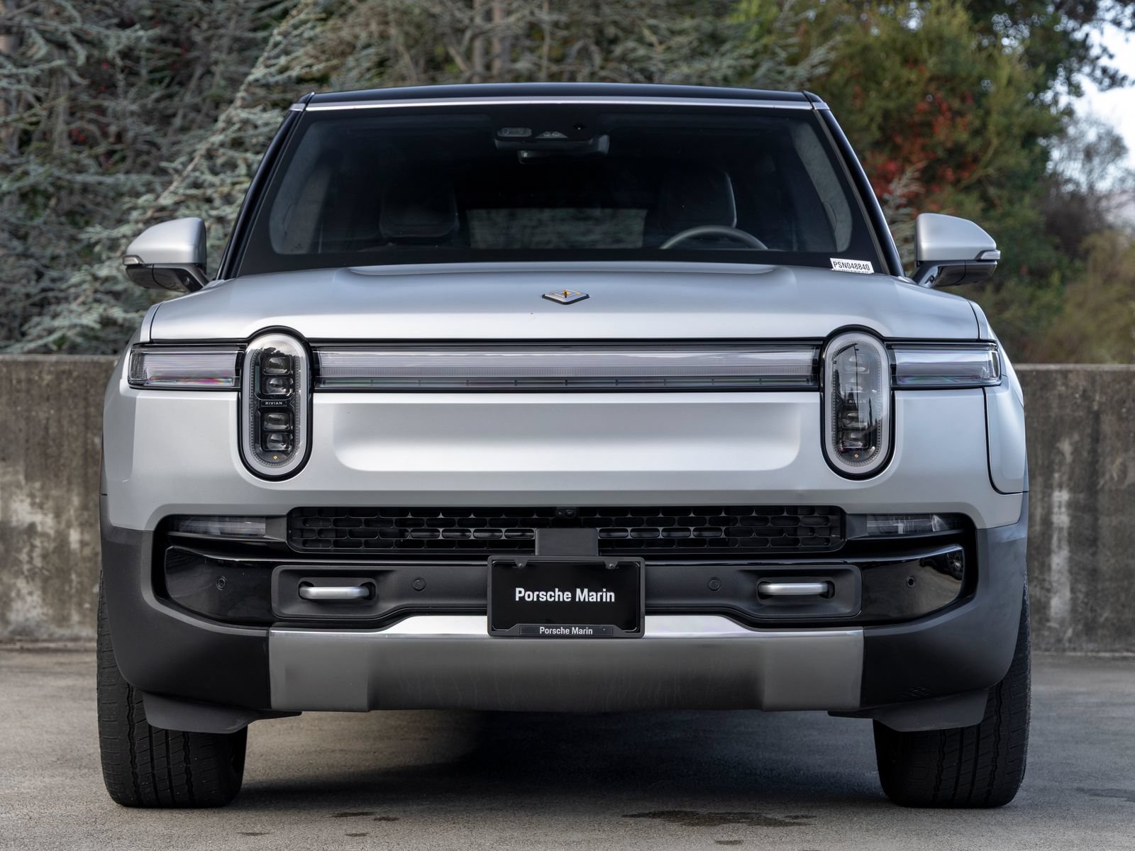Used 2025 Rivian R1S Adventure Dual AWD/4WD image 8