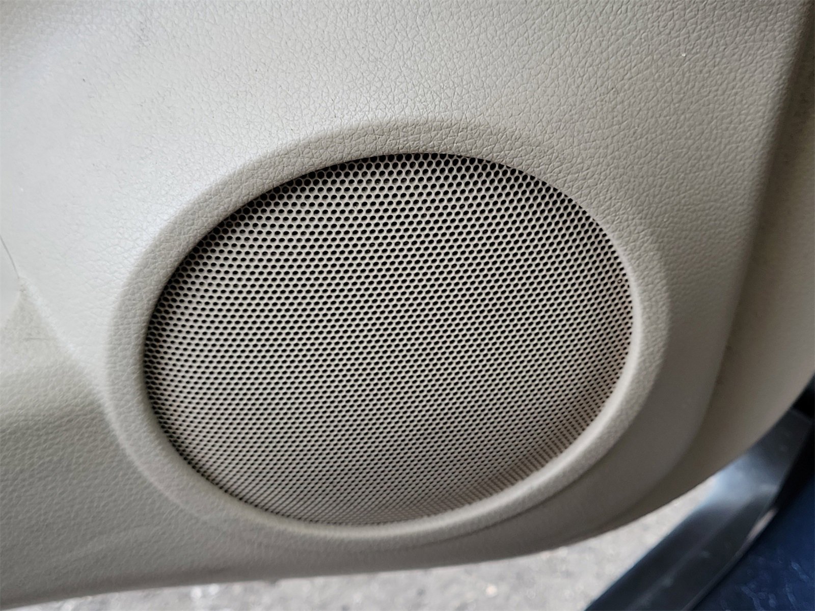 Used 2015 Nissan Rogue SV image 30