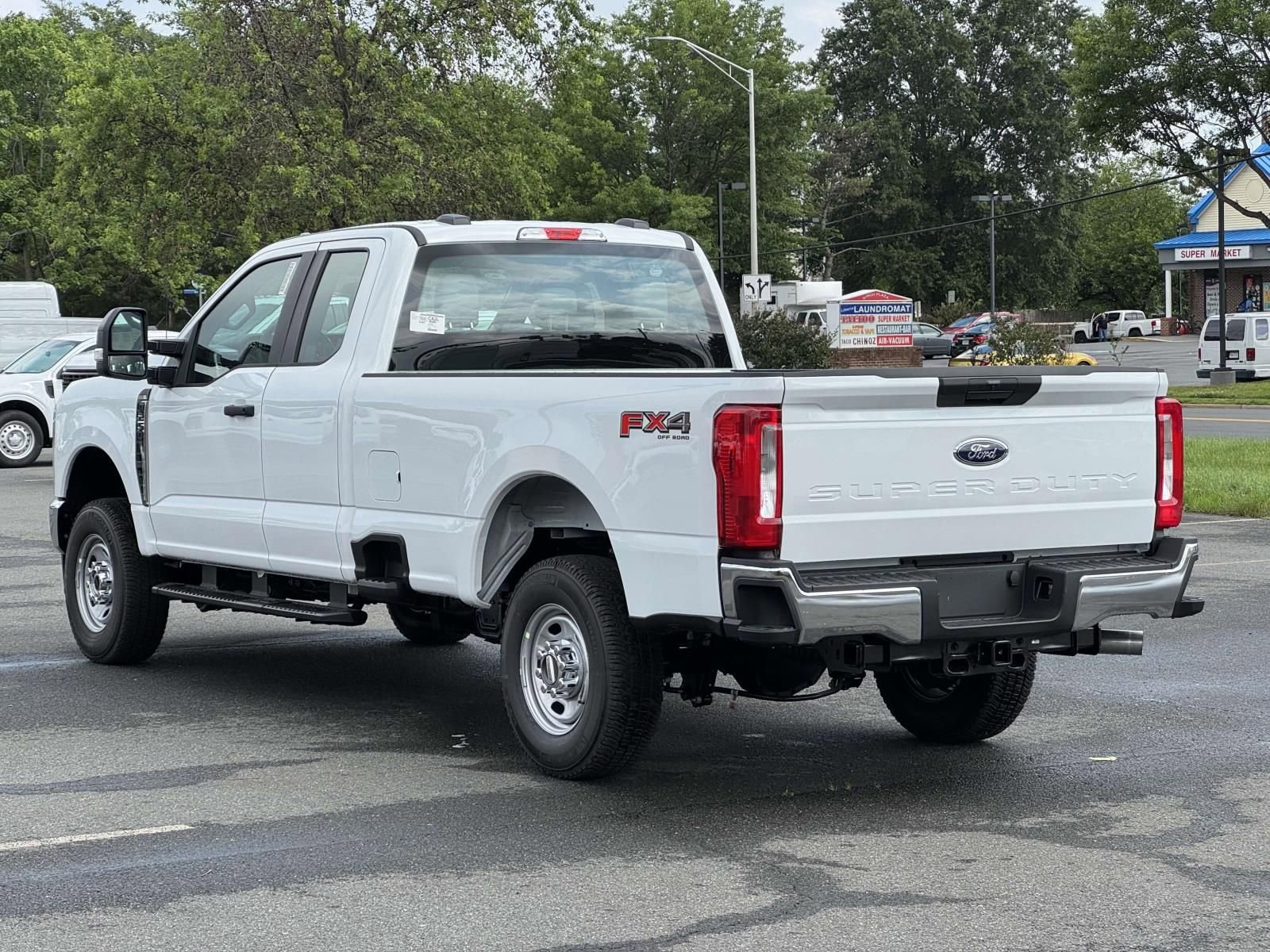 New 2025 Ford F250 XLT w/ FX4 Off-Road Package image 4