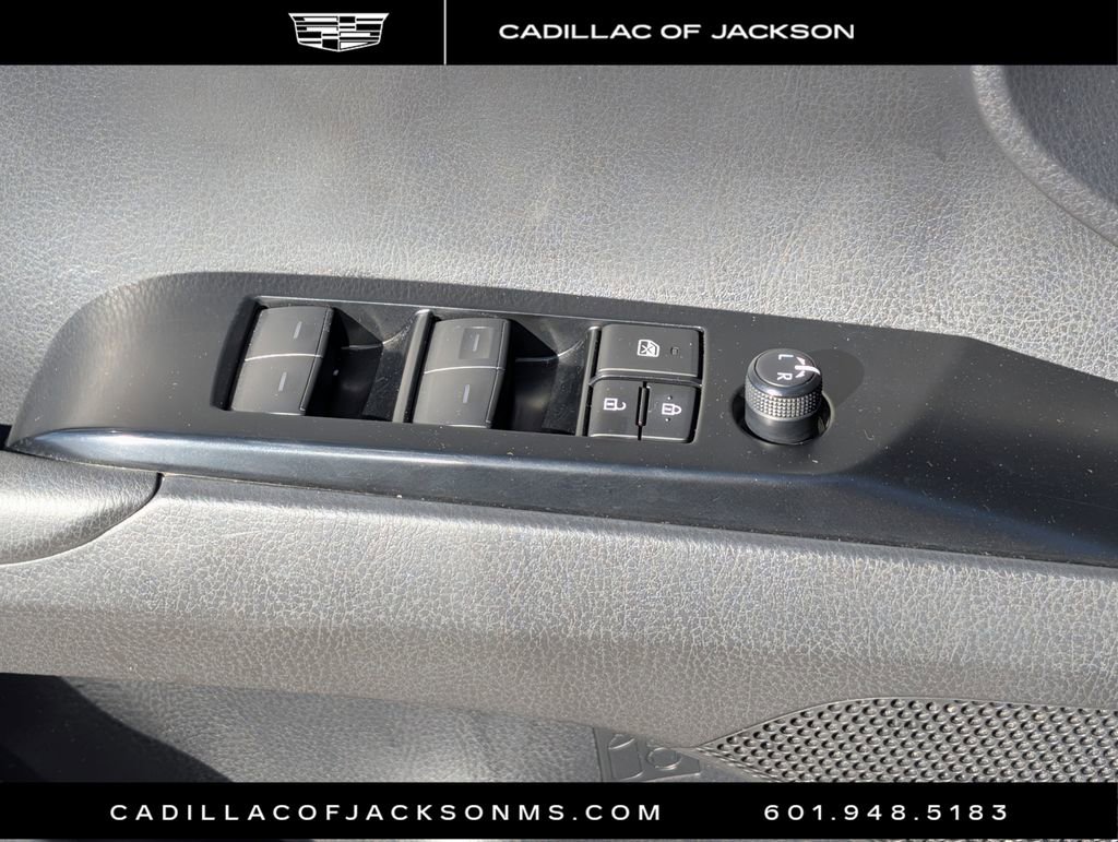 Used 2025 Toyota Camry SE image 25