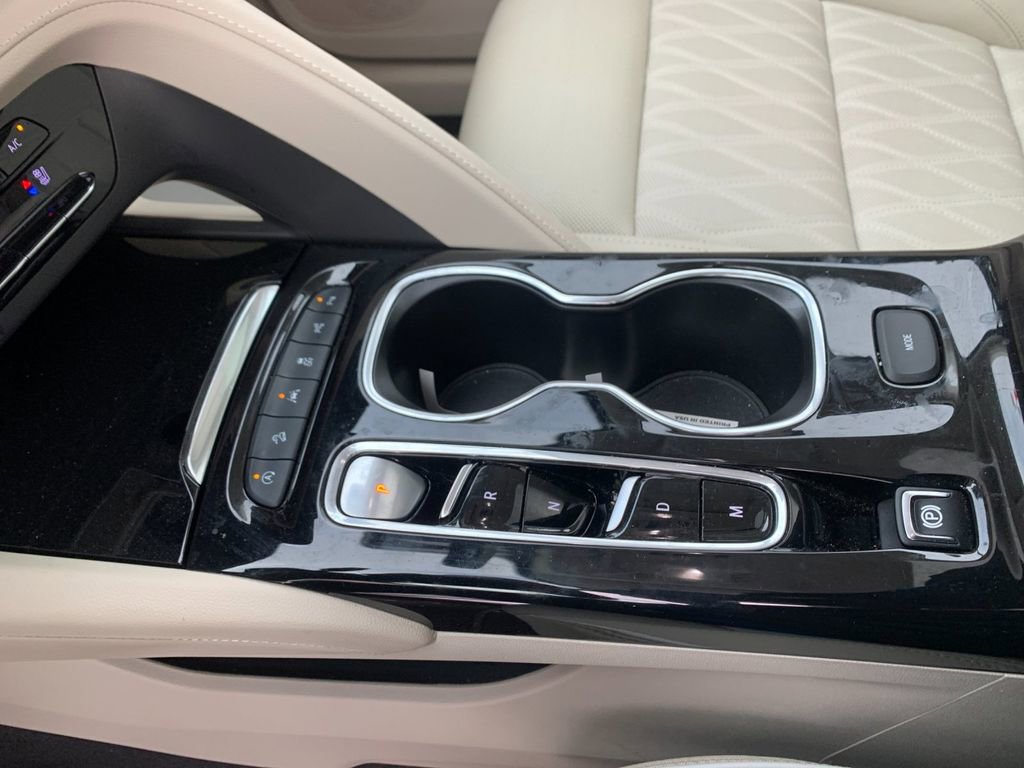 Used 2023 Buick Envision Avenir image 24