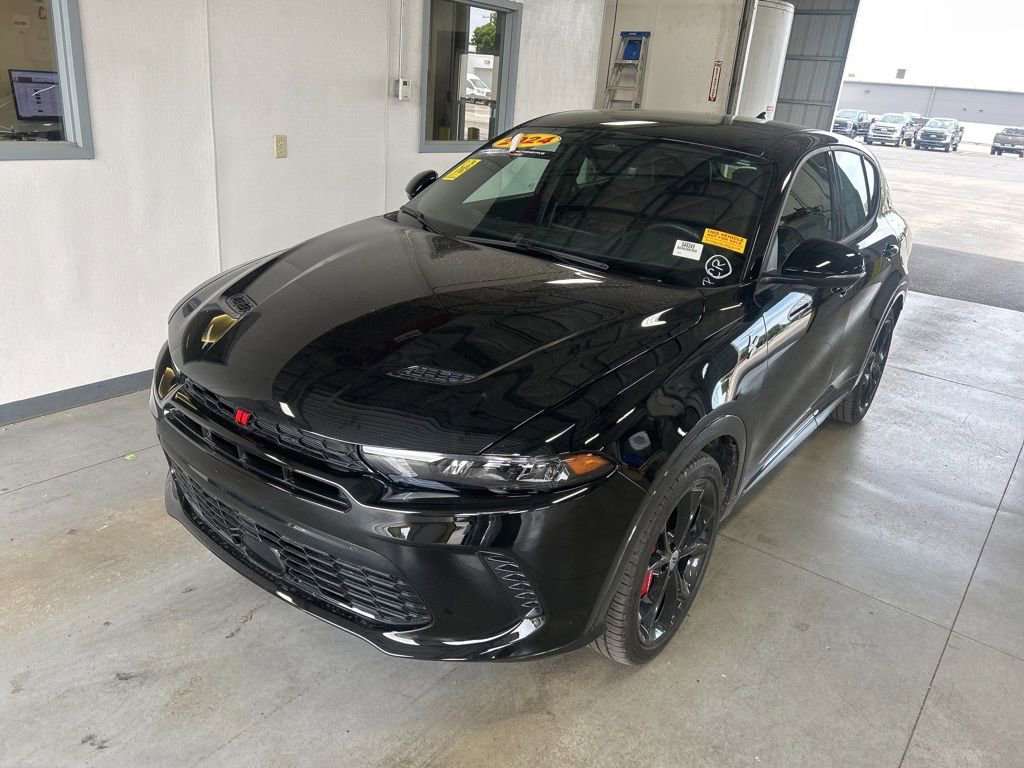 Used 2024 Dodge Hornet R/T w/ Track Pack AWD/4WD image 2