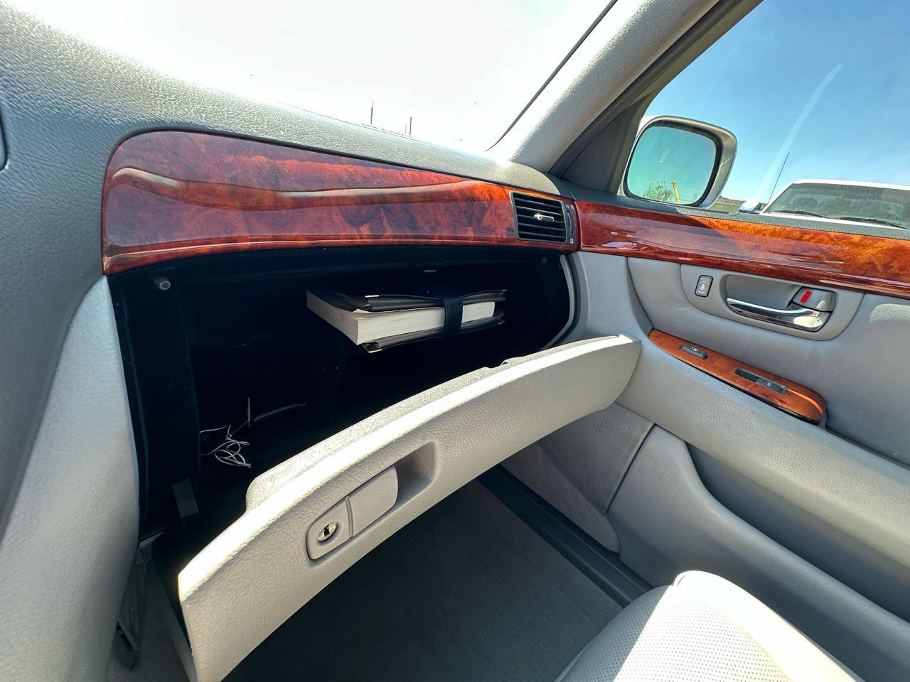 Used 2004 Lexus LS 430 Sedan RWD image 32
