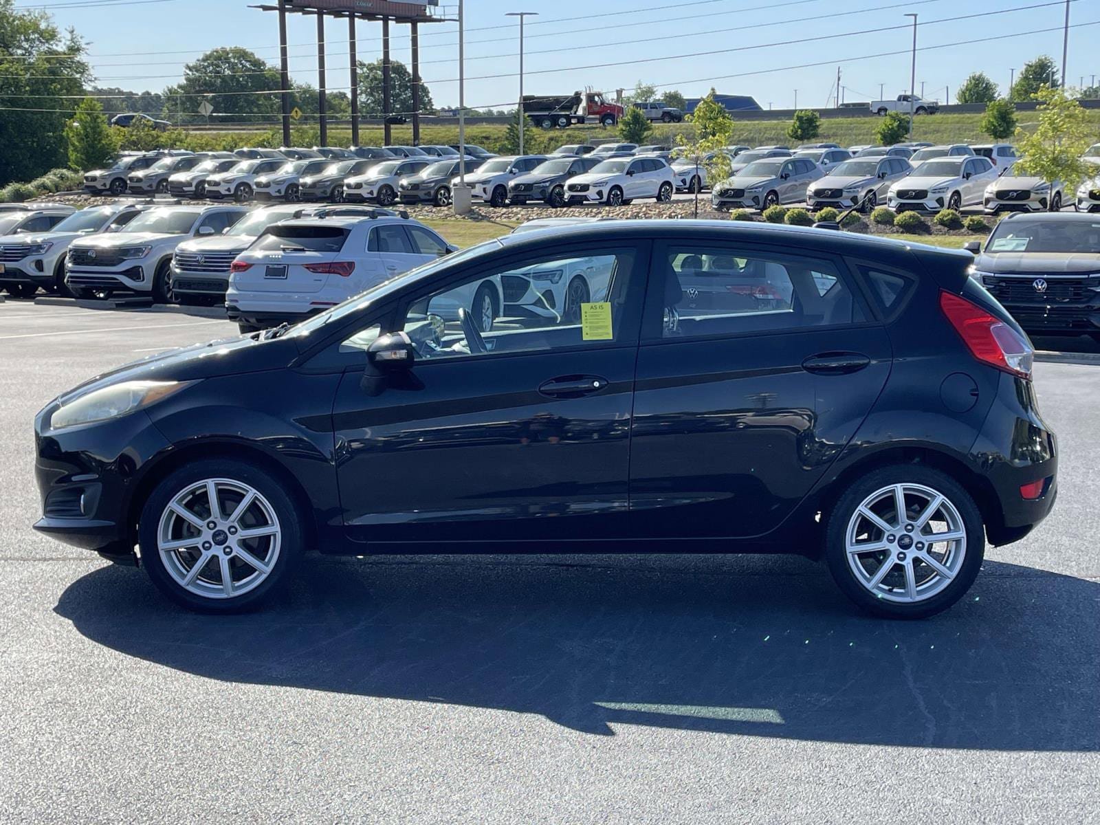 Used 2016 Ford Fiesta SE w/ Equipment Group 201A FWD image 4