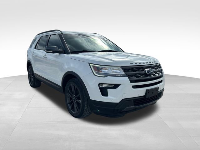 Used 2018 Ford Explorer XLT w/ Equipment Group 202A image 7
